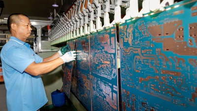 狠抓发展在行动丨鸿利公司双面多层电路板生产线技改项目进度完成90%，12月投入使用！